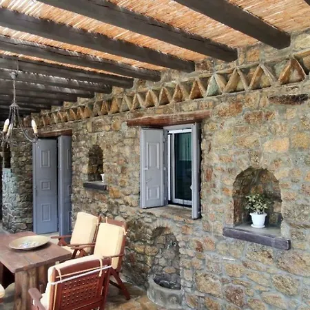 Mykonian Iros & Villa Kalo Livadi