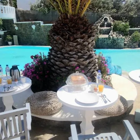 Mykonian Iros & فيلة *