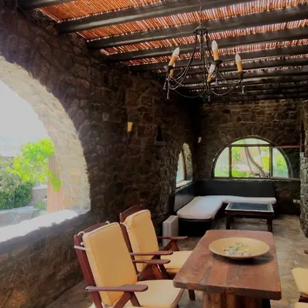 Mykonian Iros & 칼로 리바디