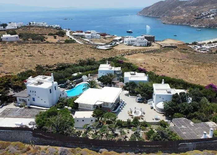 Mykonian Iros & Καλό Λιβάδι