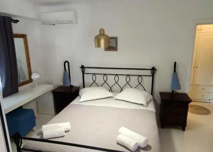 Mykonian Iros & * カロ・リヴァディ