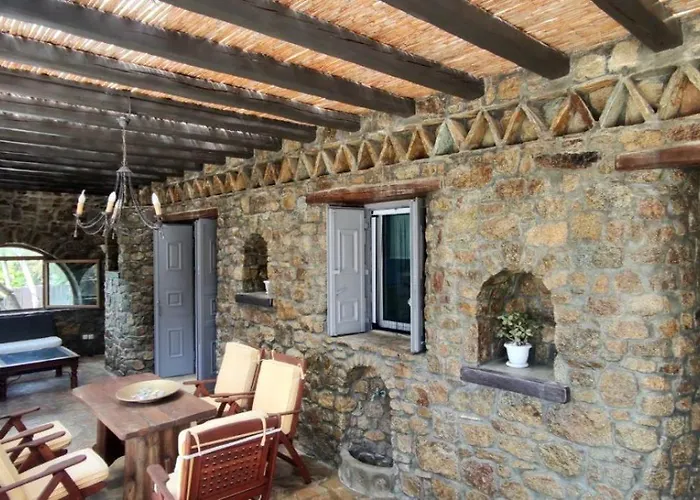 Mykonian Iros & Βίλα Καλό Λιβάδι