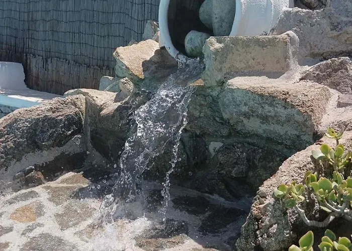 Mykonian Iros & * Καλό Λιβάδι